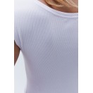 Beyaz Pamuklu Bot Yaka Tişört